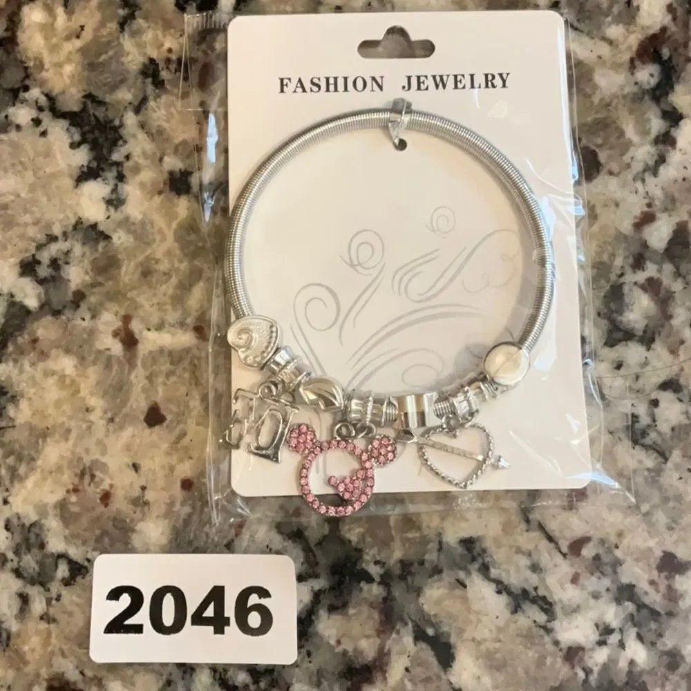 2046 Gold or‎ Silver Tone Micky Adult Size Stretchy Charm Bracelet